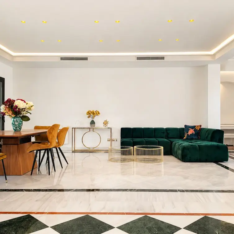 Sale of detached villa in The Golden Mile