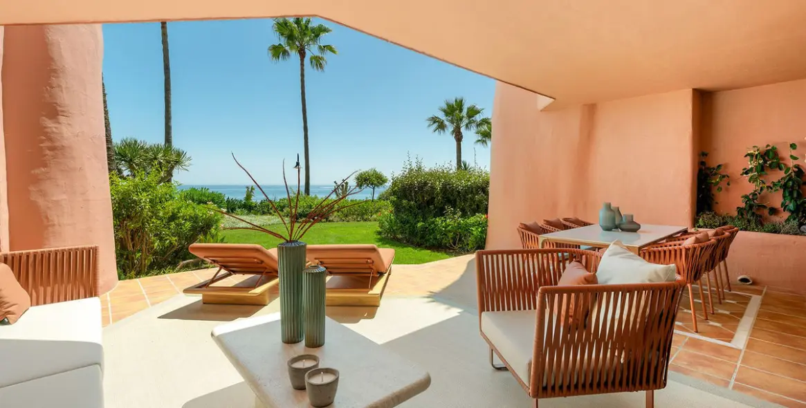Venta de apartamento en planta baja en New Golden Mile 3