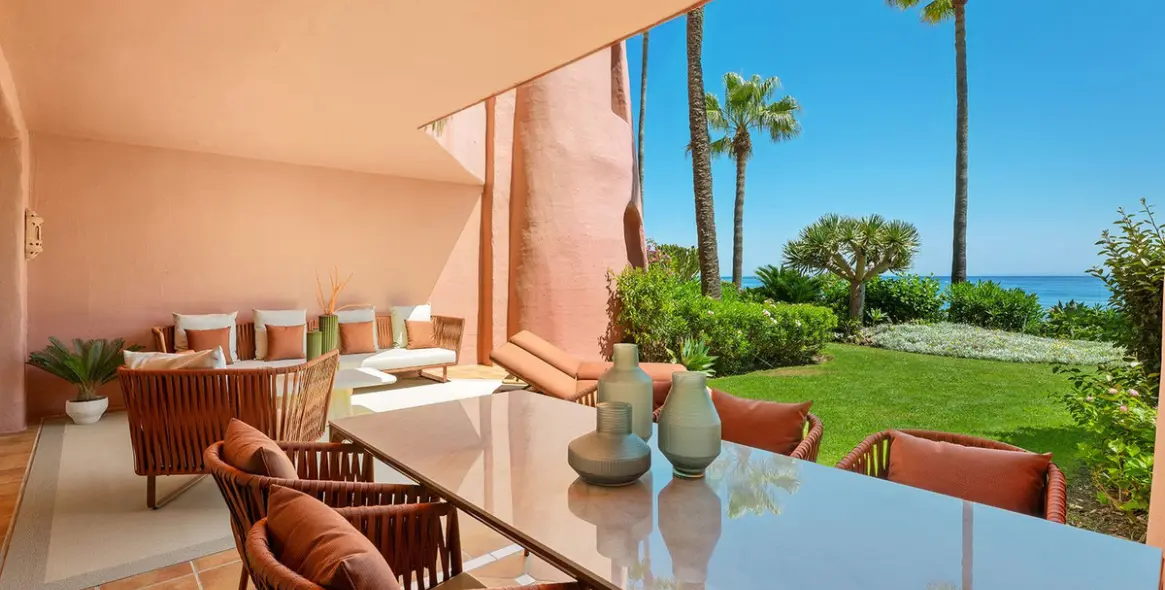 Venta de apartamento en planta baja en New Golden Mile 4