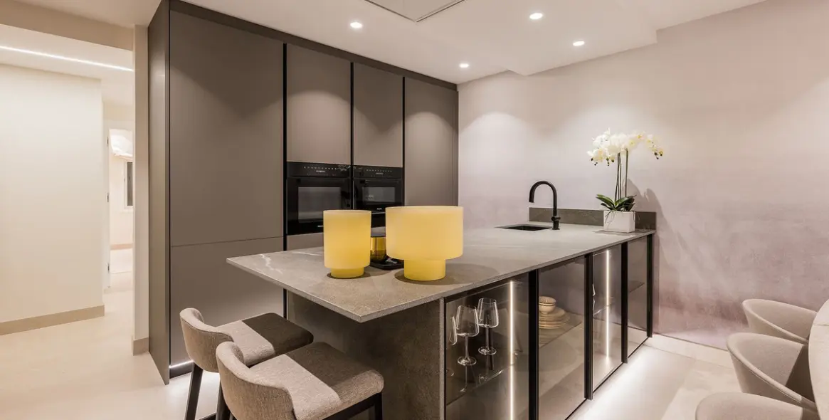 Venta de apartamento en planta baja en New Golden Mile 14