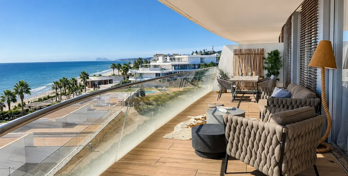 Продажа апартаментов на среднем этаже в Estepona 1