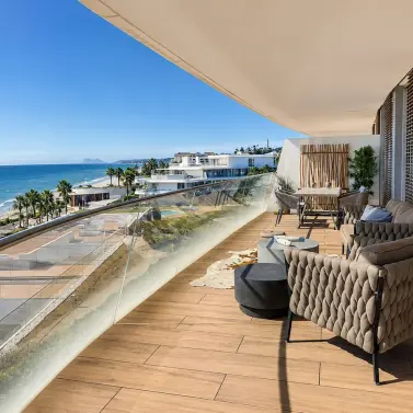 Venta de apartamento en planta media en Estepona