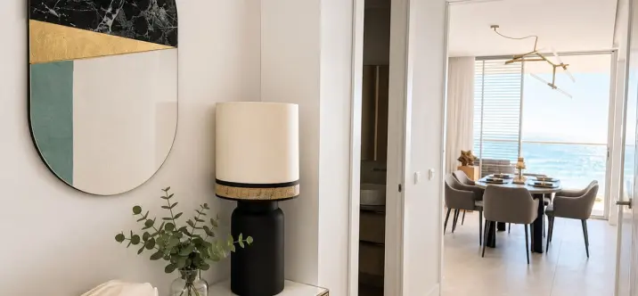 Venta de apartamento en planta media en Estepona 4