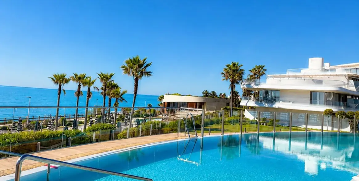 Продажа апартаментов на среднем этаже в Estepona 21