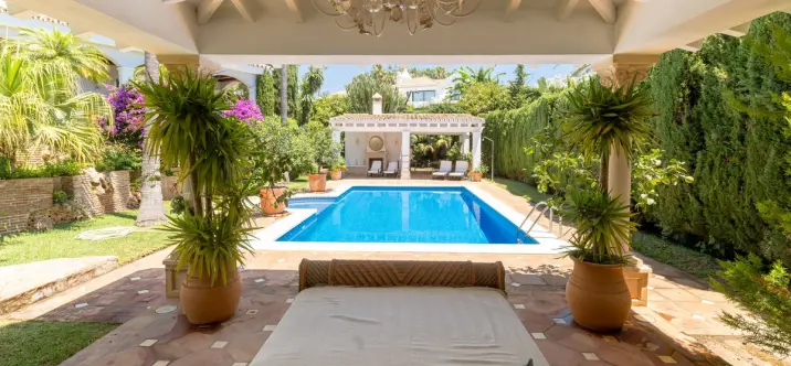 Venta de villa independiente en Bahía de Marbella 2