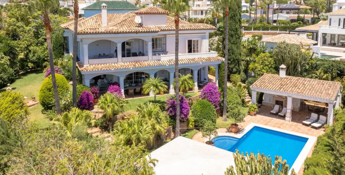 Venta de villa independiente en Bahía de Marbella 6