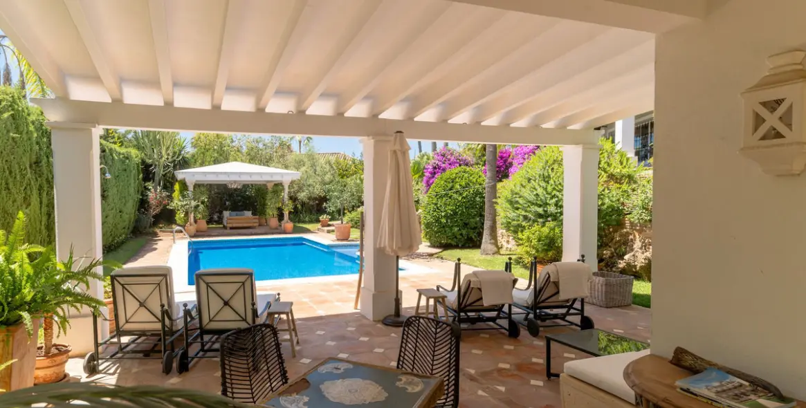 Venta de villa independiente en Bahía de Marbella 7