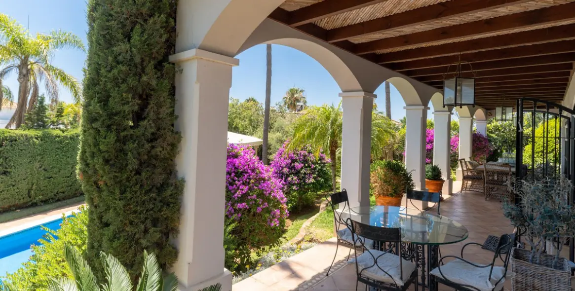 Venta de villa independiente en Bahía de Marbella 8