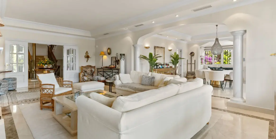 Venta de villa independiente en Bahía de Marbella 17