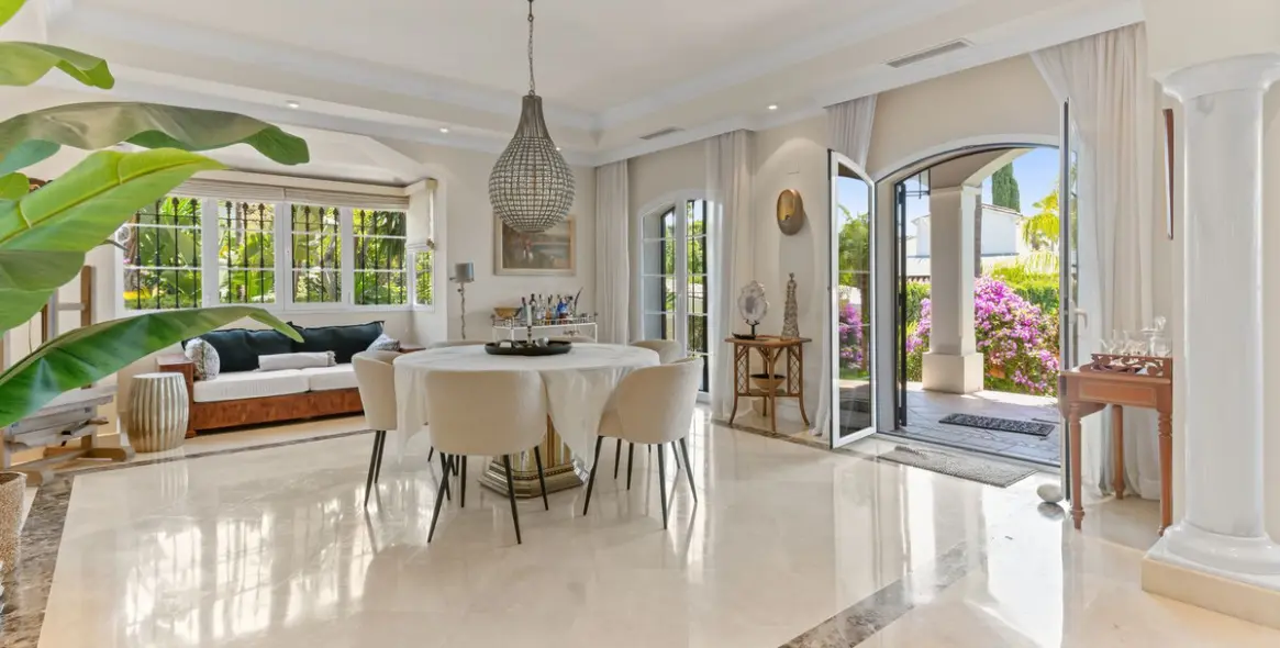 Venta de villa independiente en Bahía de Marbella 18