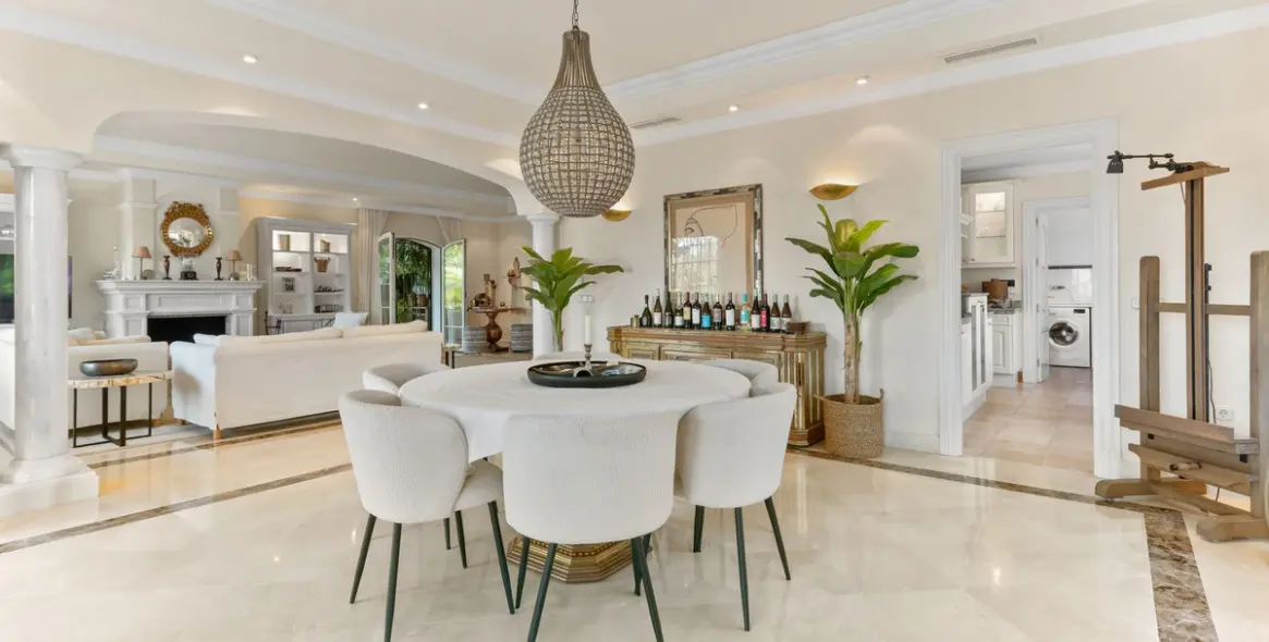 Venta de villa independiente en Bahía de Marbella 19