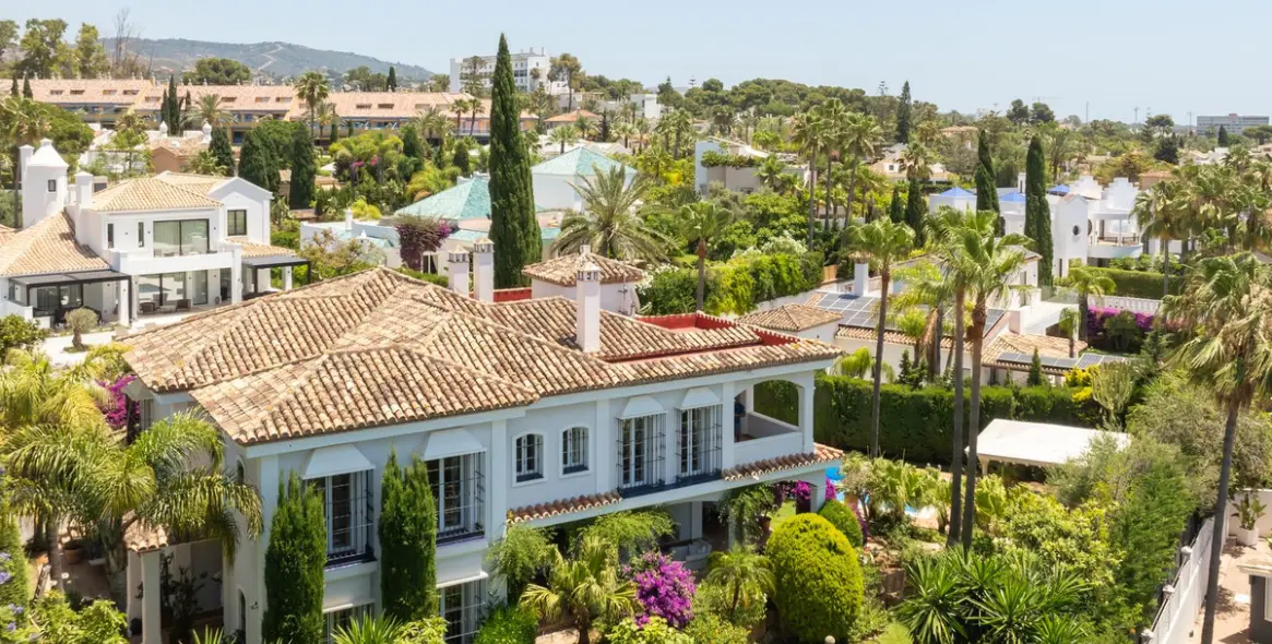Venta de villa independiente en Bahía de Marbella 21