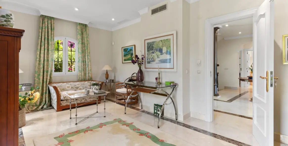 Venta de villa independiente en Bahía de Marbella 23