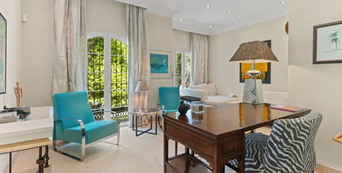 Venta de villa independiente en Bahía de Marbella 24