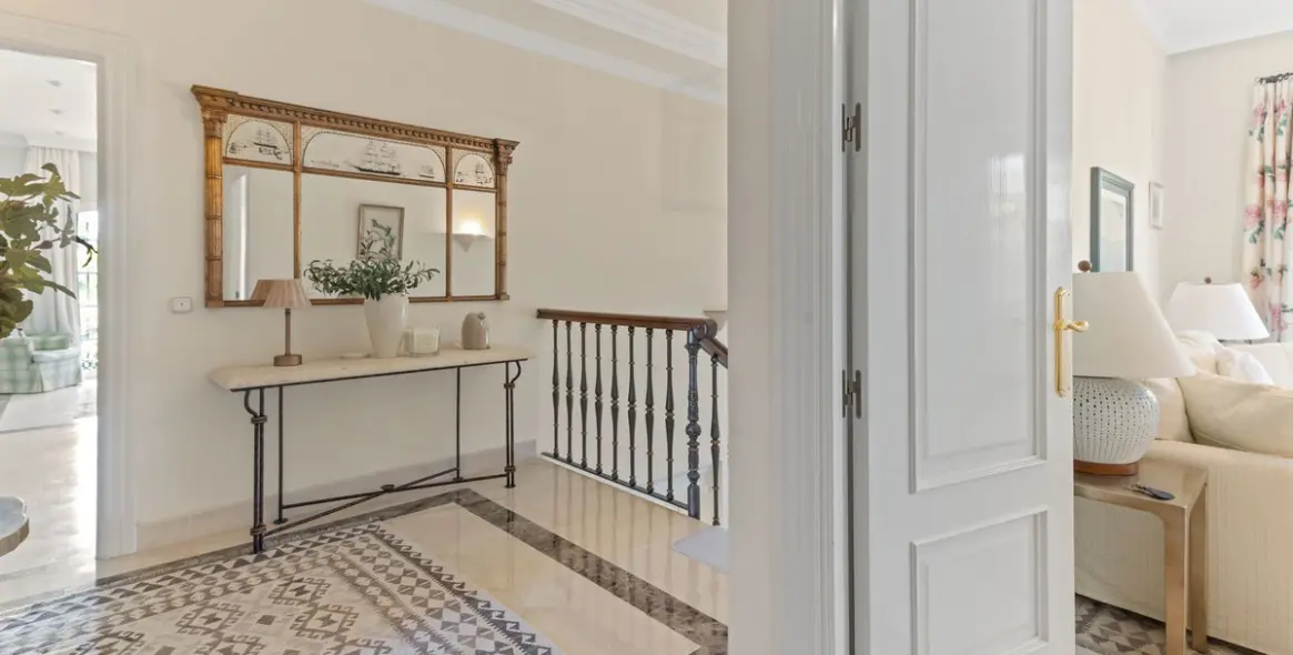 Venta de villa independiente en Bahía de Marbella 25