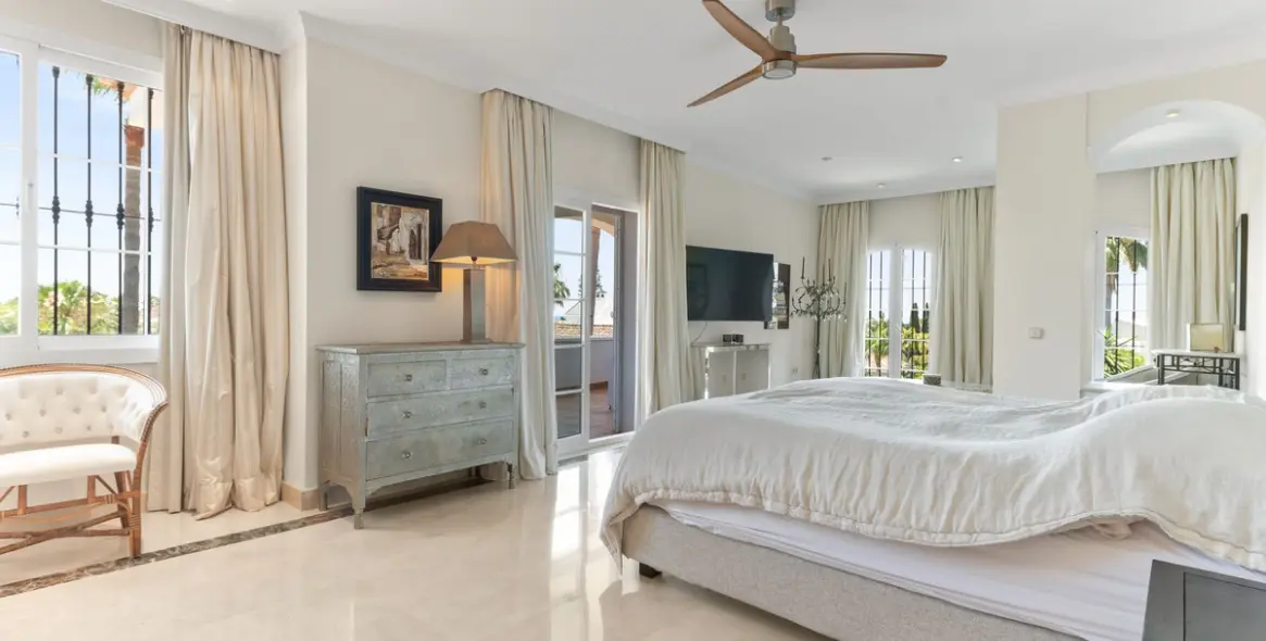 Venta de villa independiente en Bahía de Marbella 26