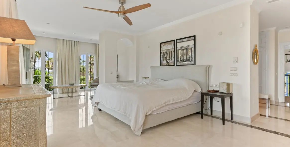 Venta de villa independiente en Bahía de Marbella 27
