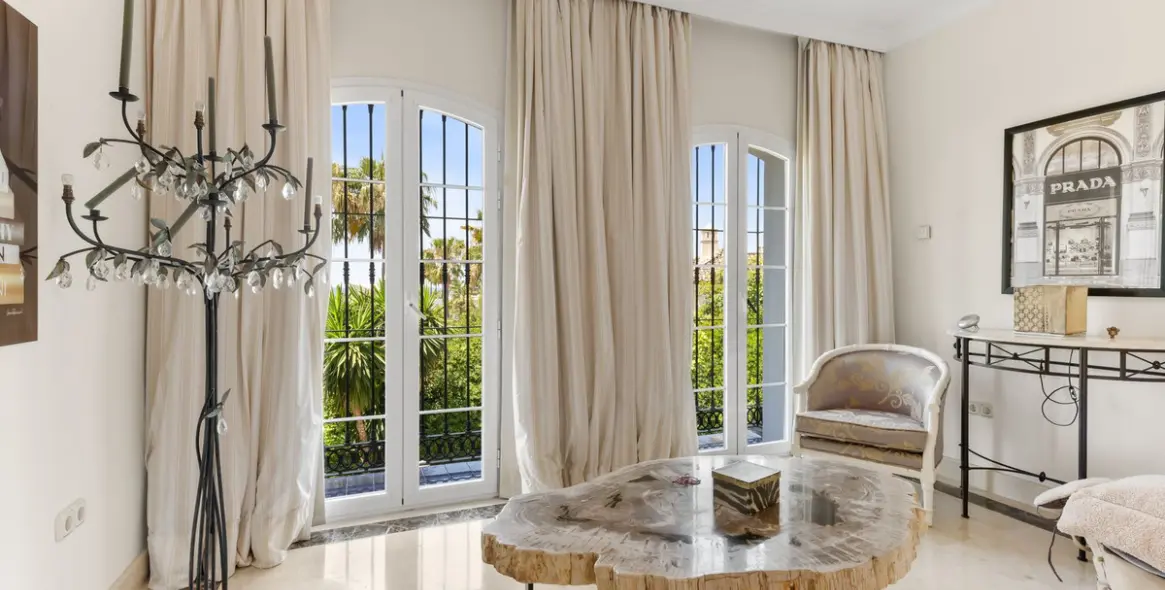 Venta de villa independiente en Bahía de Marbella 28