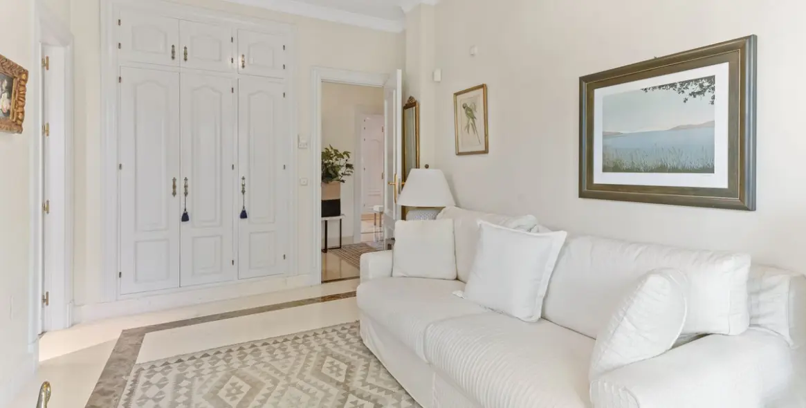 Venta de villa independiente en Bahía de Marbella 50