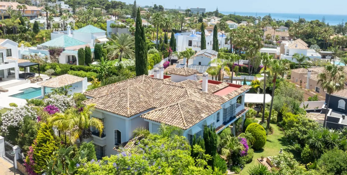 Venta de villa independiente en Bahía de Marbella 54