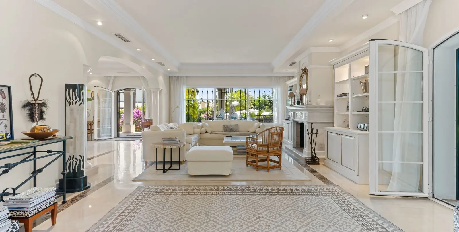 Продажа  отдельно стоящей виллы в Bahía de Marbella 4