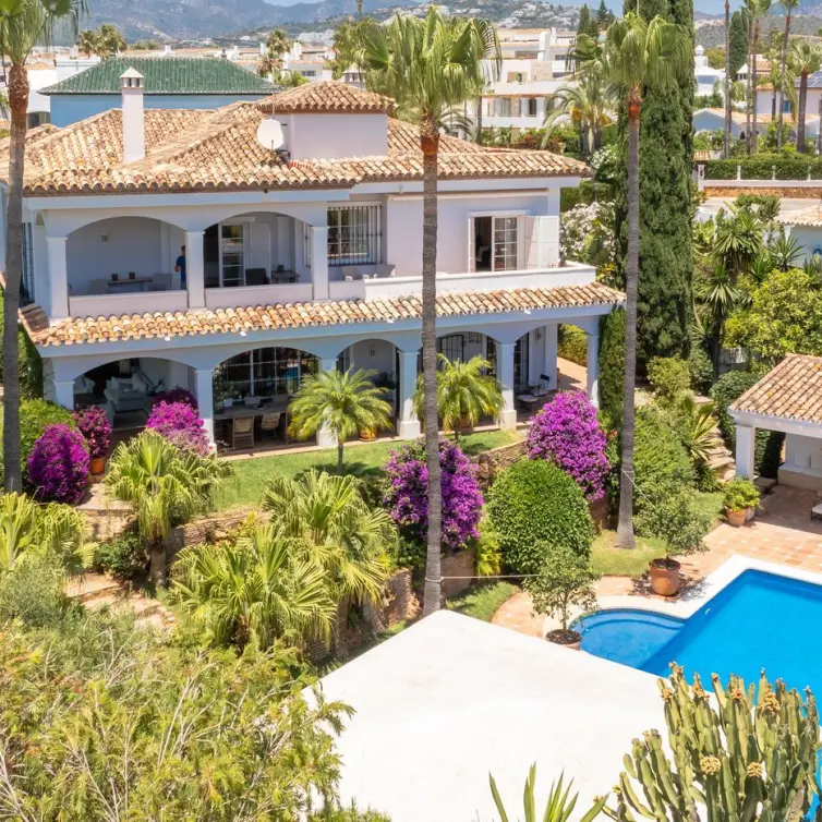 Venta de villa independiente en Bahía de Marbella