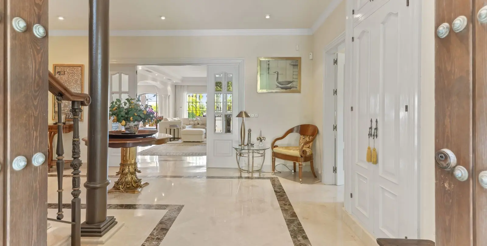 Продажа  отдельно стоящей виллы в Bahía de Marbella 12
