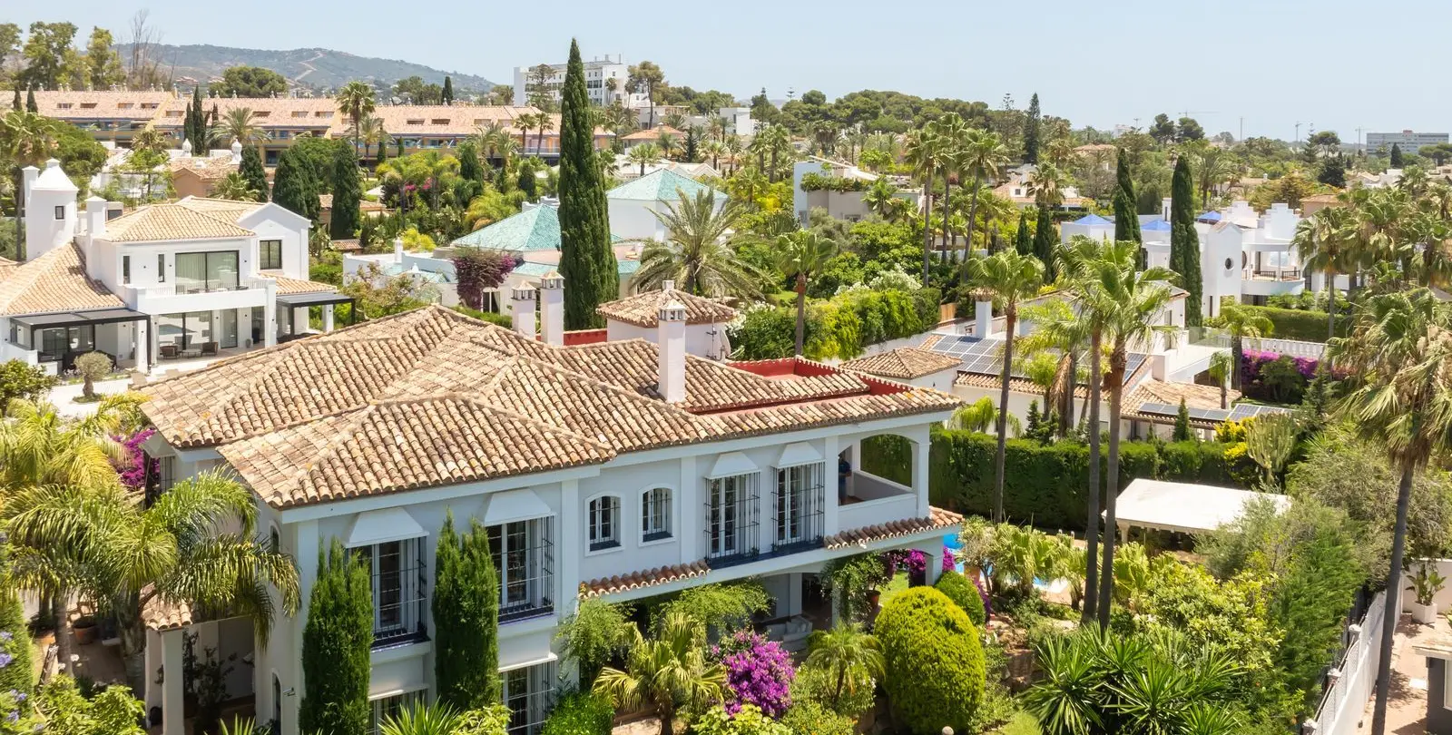 Продажа  отдельно стоящей виллы в Bahía de Marbella 21