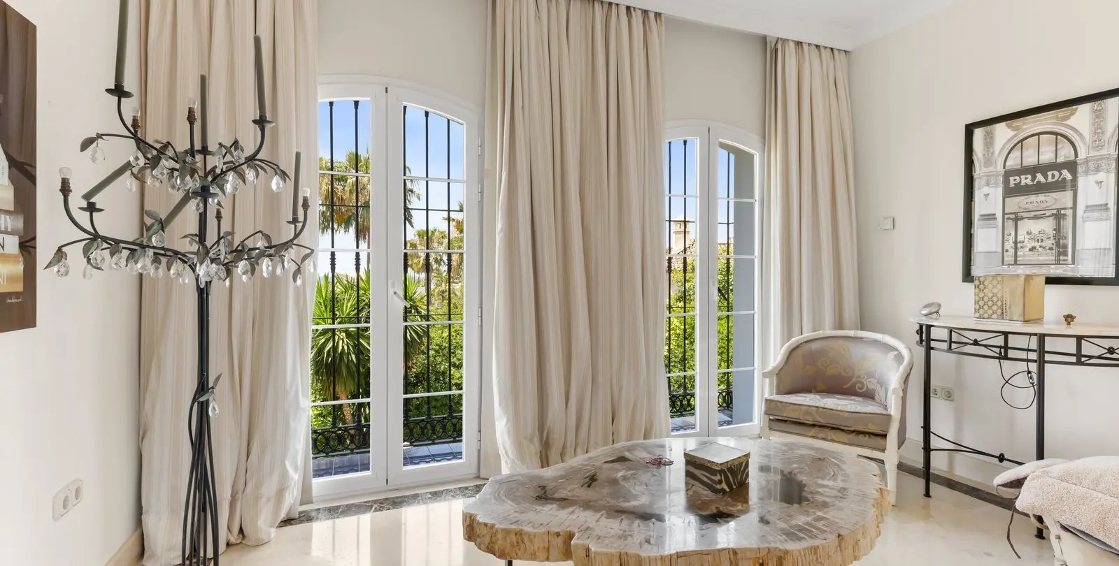 Продажа  отдельно стоящей виллы в Bahía de Marbella 28