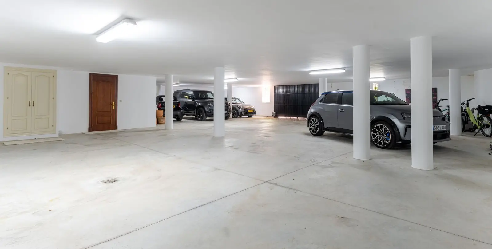 Продажа  отдельно стоящей виллы в Bahía de Marbella 52