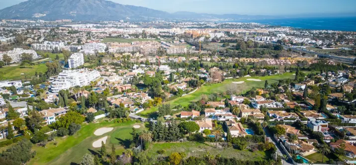 Venta de parcela residencial en Guadalmina Alta 2