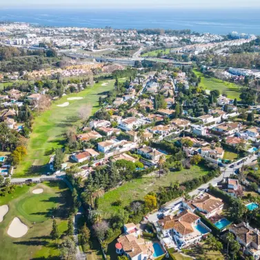 Venta de parcela residencial en Guadalmina Alta