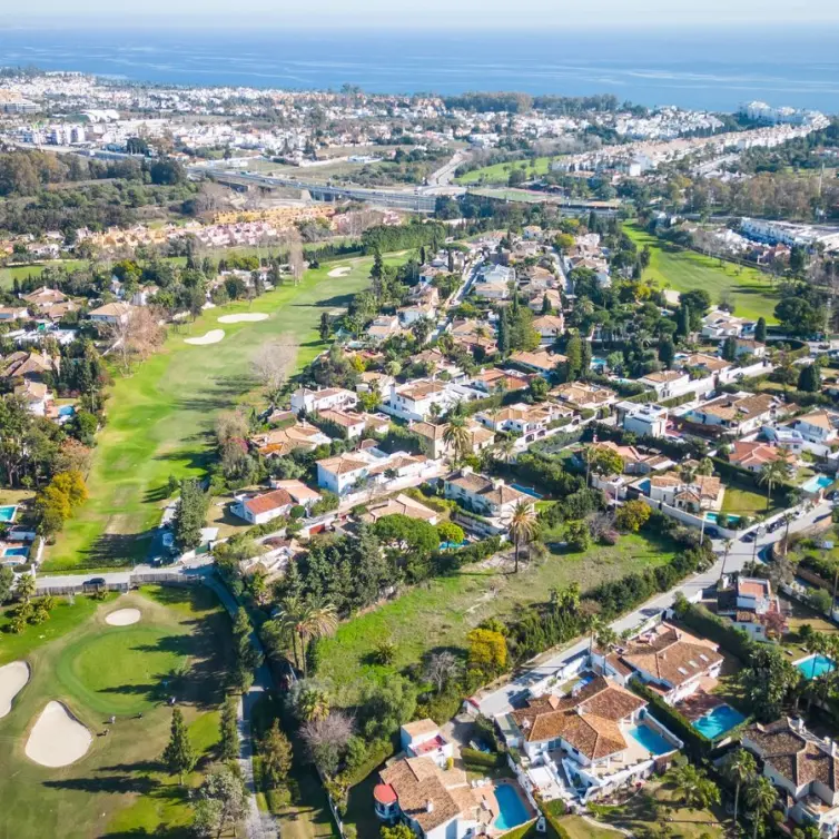 Продажа  жилого участка в Guadalmina Alta