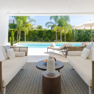 Venta de villa independiente en Nueva Andalucía