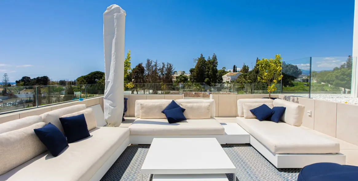 Venta de ático dúplex en Puerto Banús 6