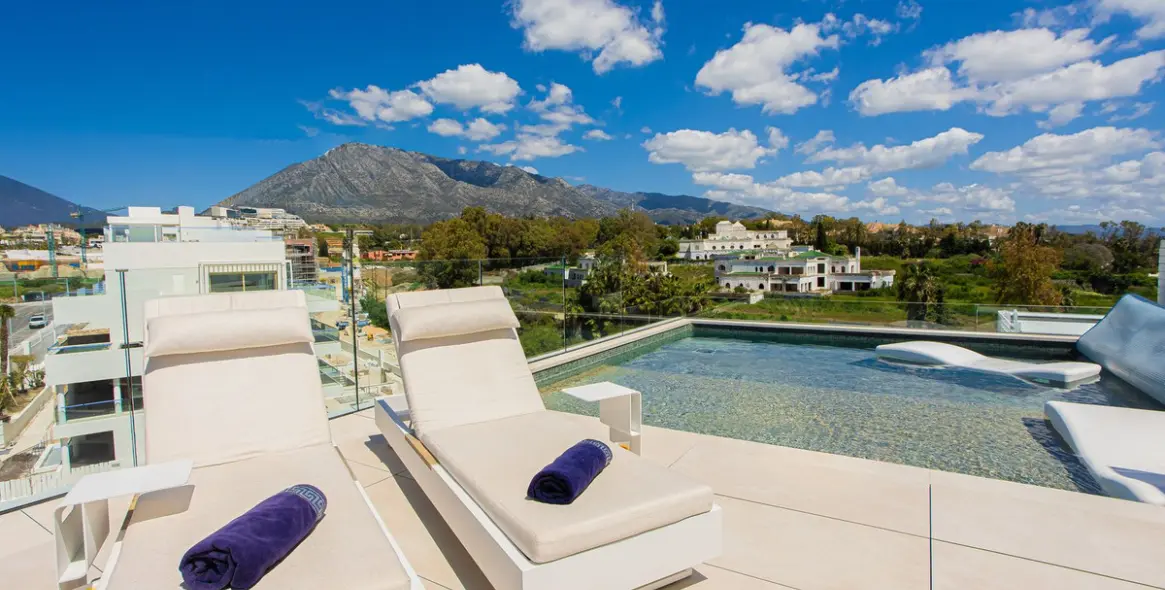 Venta de ático dúplex en Puerto Banús 9
