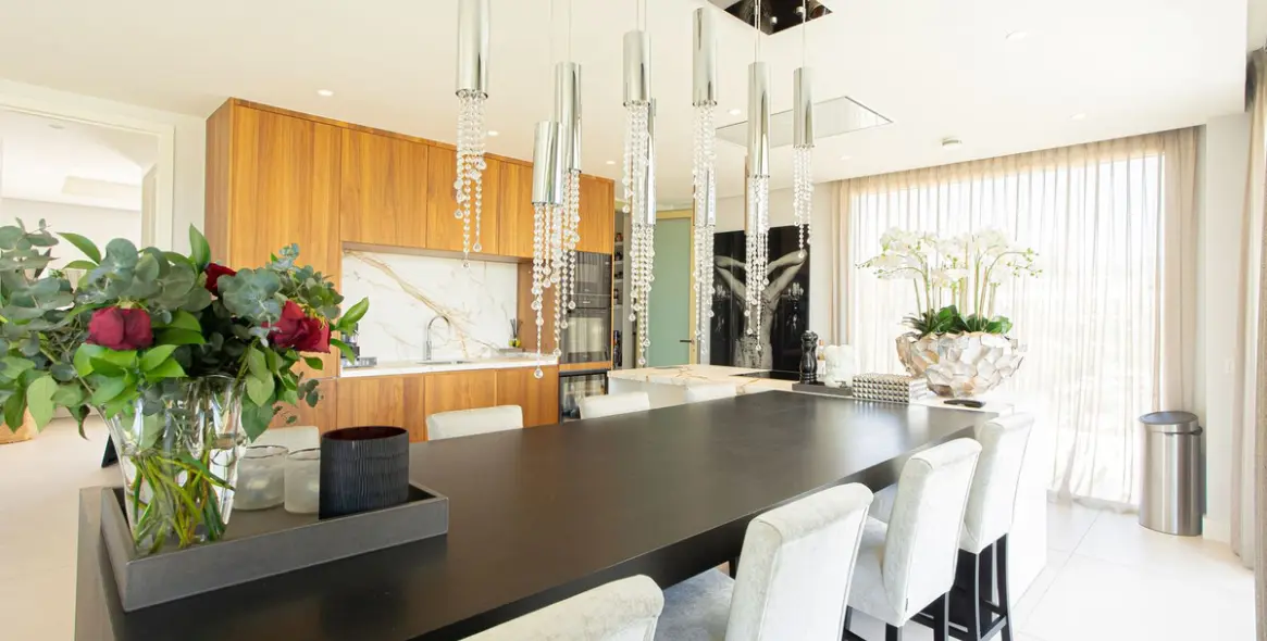 Venta de ático dúplex en Puerto Banús 23