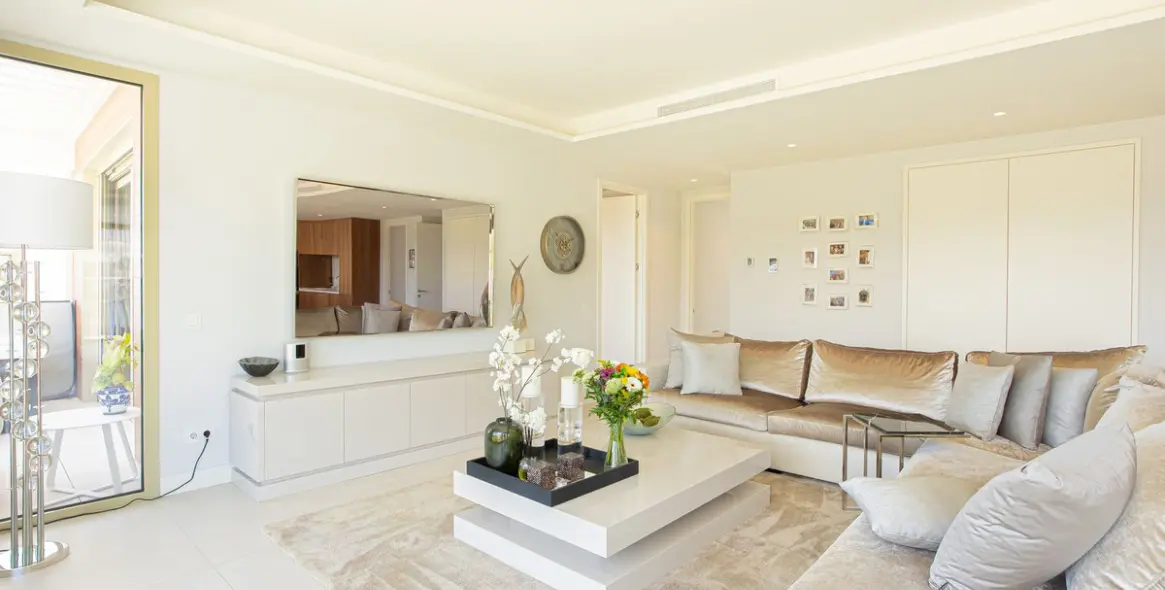 Venta de ático dúplex en Puerto Banús 24