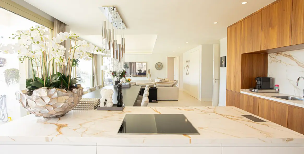 Venta de ático dúplex en Puerto Banús 28