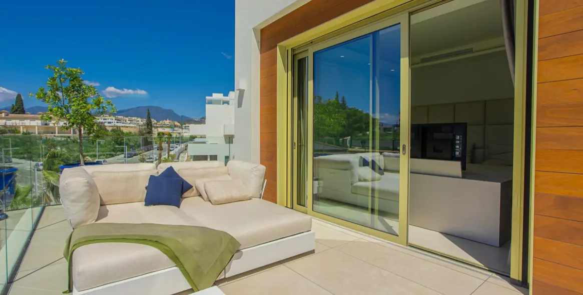 Venta de ático dúplex en Puerto Banús 33