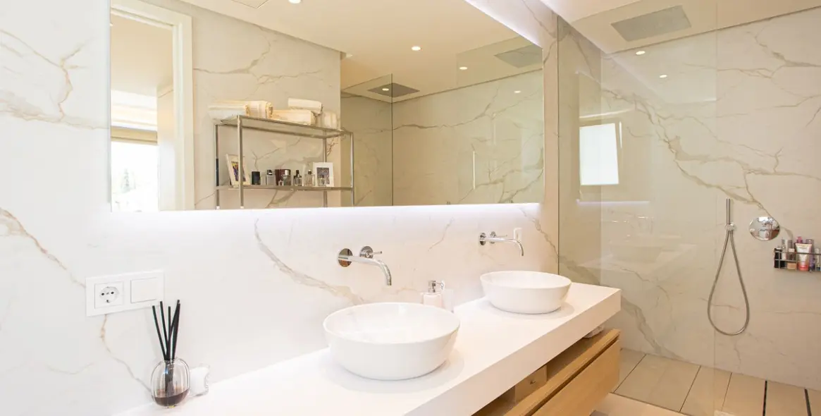 Venta de ático dúplex en Puerto Banús 48