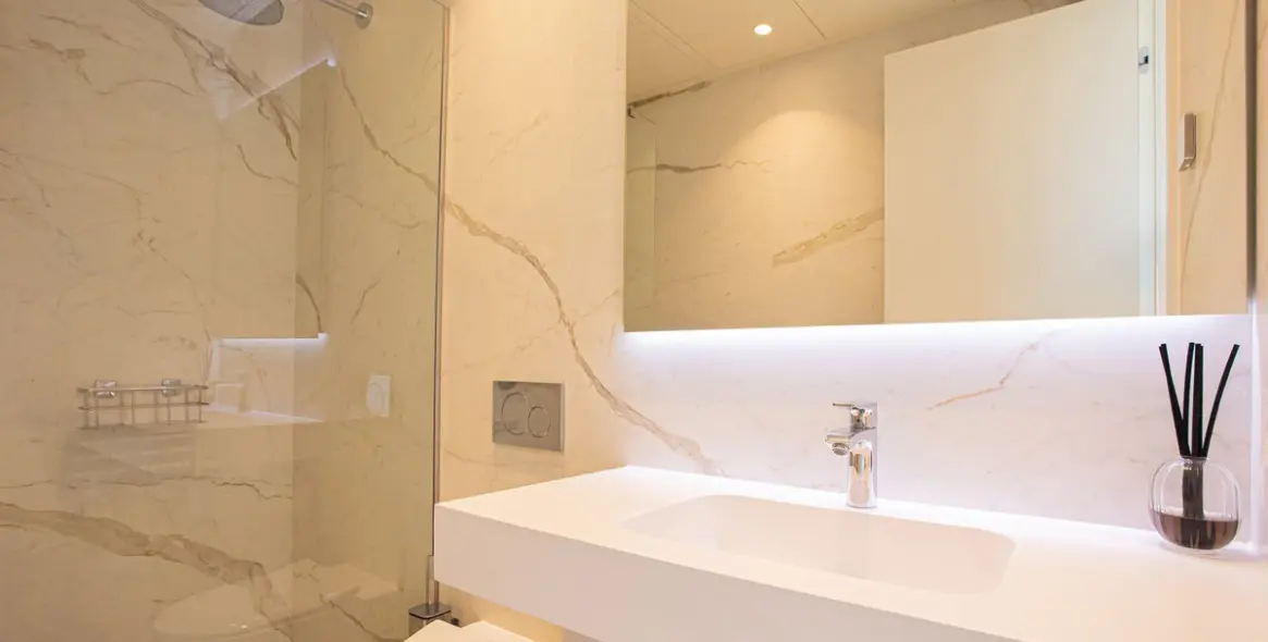 Venta de ático dúplex en Puerto Banús 53