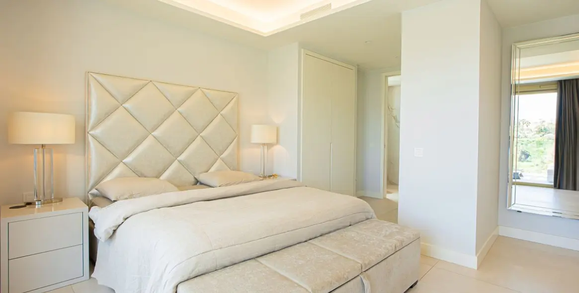 Venta de ático dúplex en Puerto Banús 55