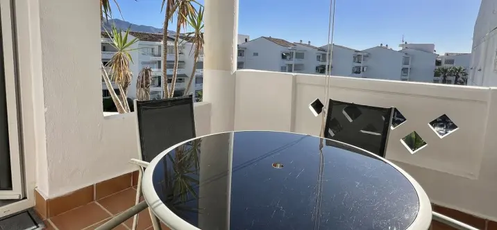 Short-term rent of middle floor apartment in Puerto Banús 1