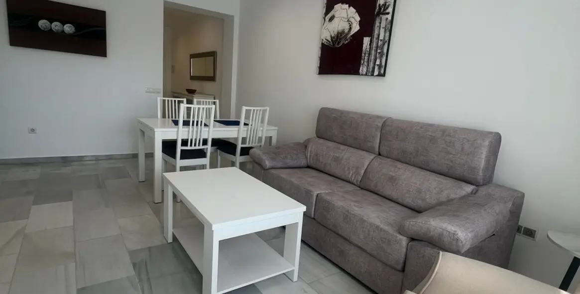 Short-term rent of middle floor apartment in Puerto Banús 3