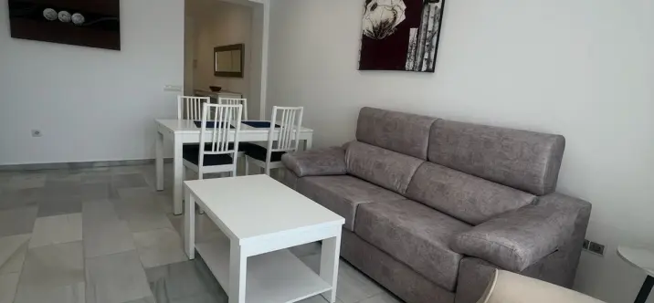 Short-term rent of middle floor apartment in Puerto Banús 2