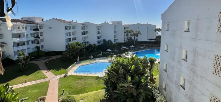 Short-term rent of middle floor apartment in Puerto Banús 4