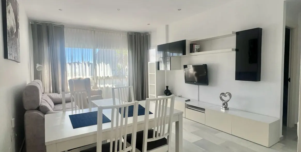Short-term rent of middle floor apartment in Puerto Banús 8