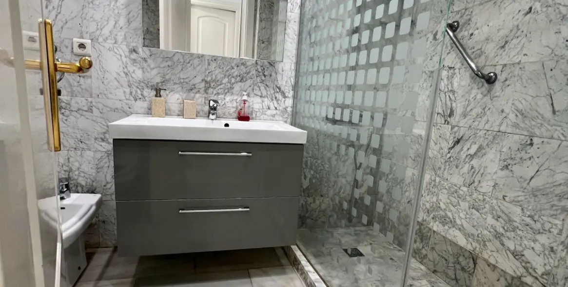 Short-term rent of middle floor apartment in Puerto Banús 12