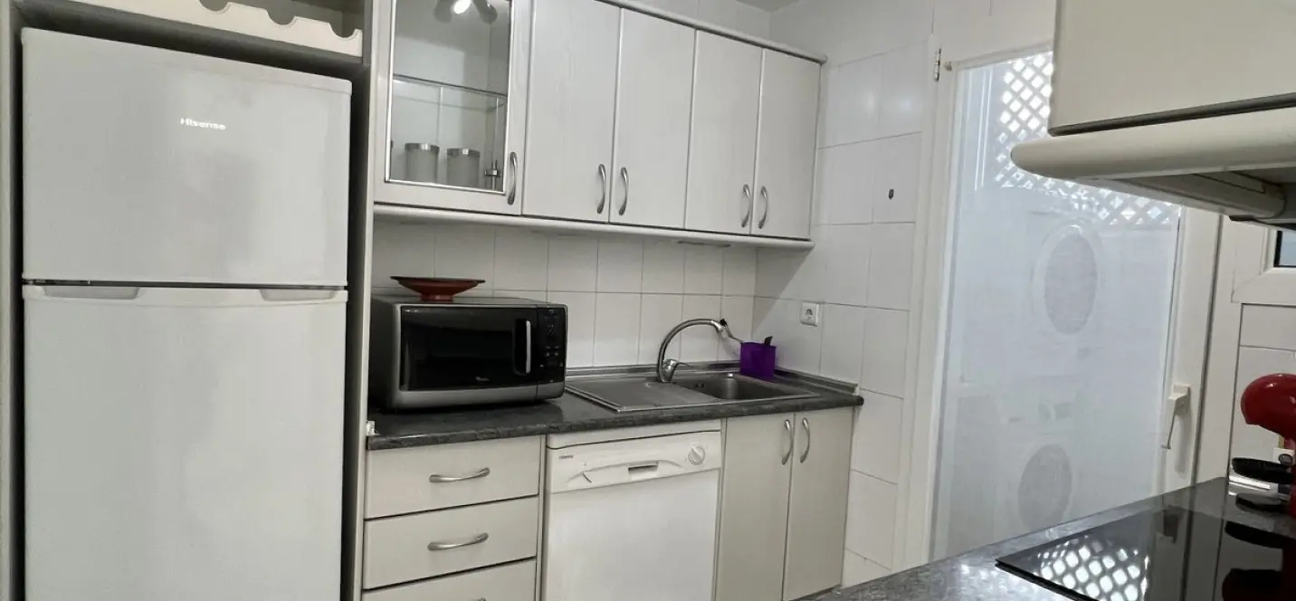 Short-term rent of middle floor apartment in Puerto Banús 3